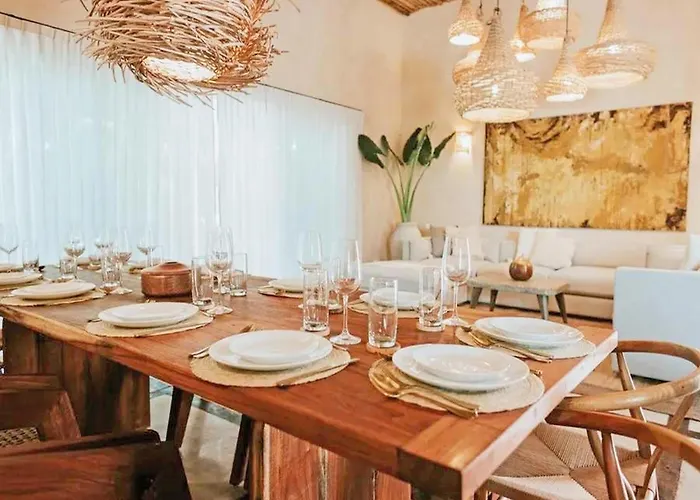 Boho-chic With 4 Bedrooms & 5 Bathrooms In Exclusive Playacar Phase 2 Villa Playa del Carmen